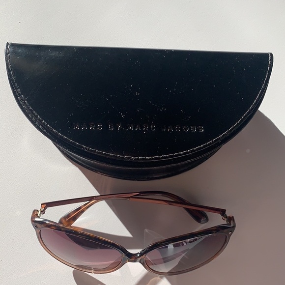Marc Jacob’s MMJ 174/S 59 14 sunglasses with case main image 13